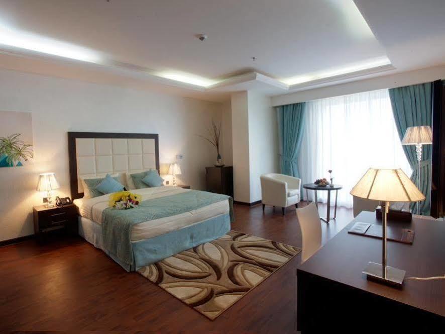 Hotel Gokulam Park Ad Dawhah Esterno foto