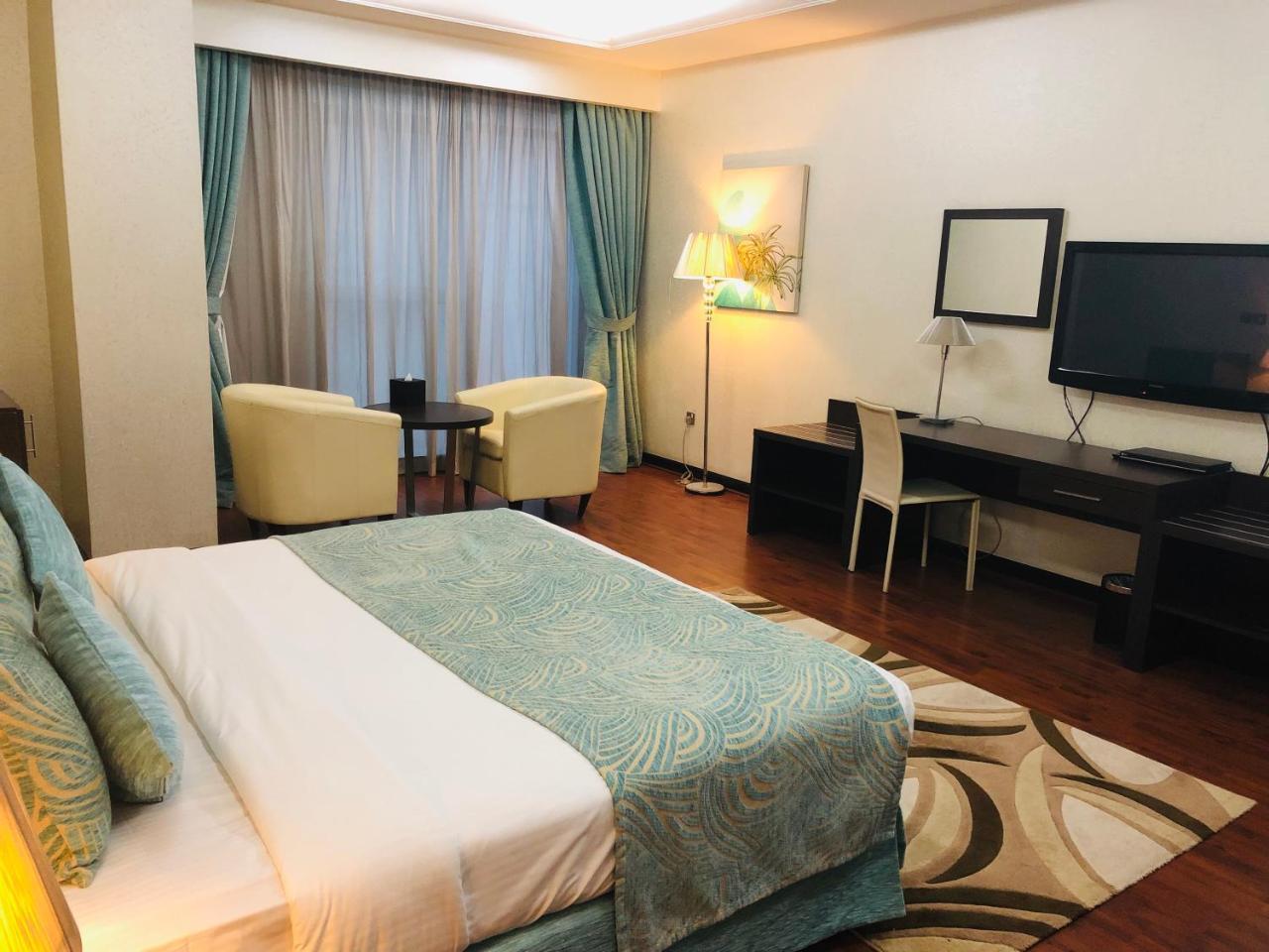 Hotel Gokulam Park Ad Dawhah Esterno foto