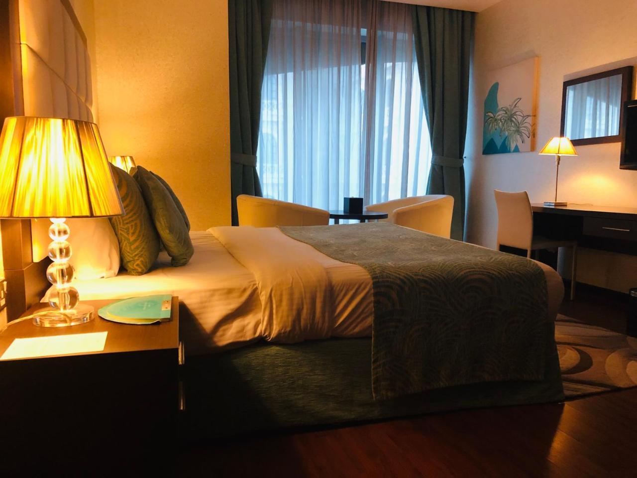 Hotel Gokulam Park Ad Dawhah Esterno foto